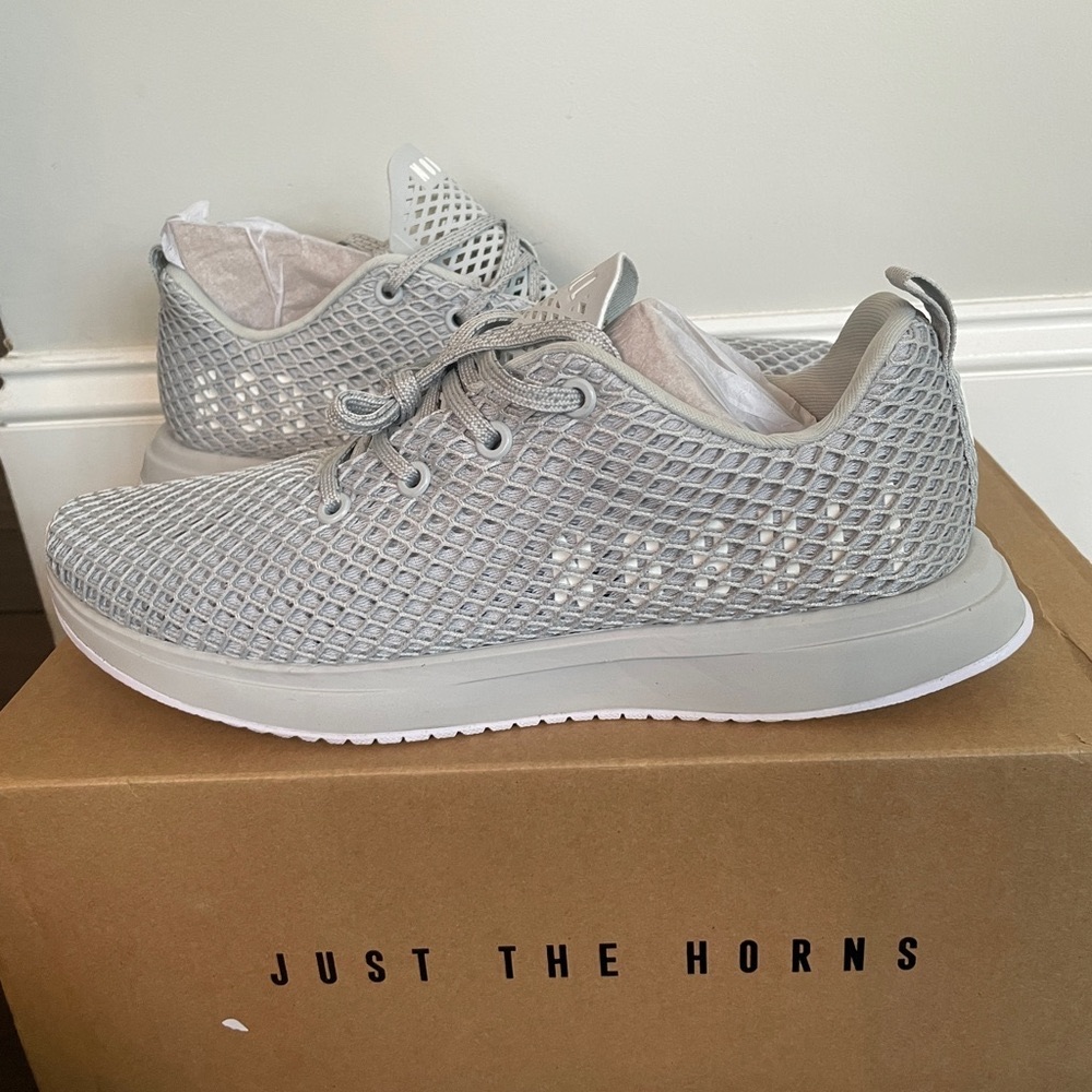 BRAND NEW NOBULL Diamond Mesh Runner unisex Men 9.5 Women 11. Arctic Gray